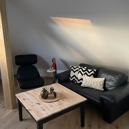 Moderne Ferienwohnung In Gelsenkirchen-Schalke Fuer 1 Bis 7 Personen Mit Terrasse, Ideal Fuer Gruppen & Stadionbesuche Zewnętrze zdjęcie