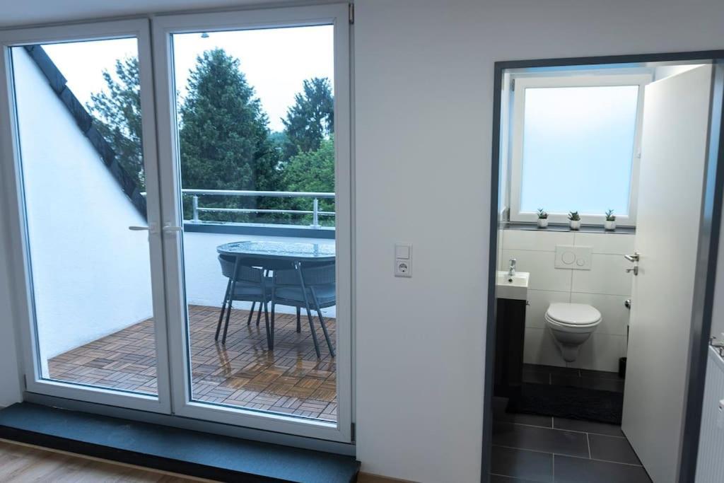Moderne Ferienwohnung In Gelsenkirchen-Schalke Fuer 1 Bis 7 Personen Mit Terrasse, Ideal Fuer Gruppen & Stadionbesuche Zewnętrze zdjęcie