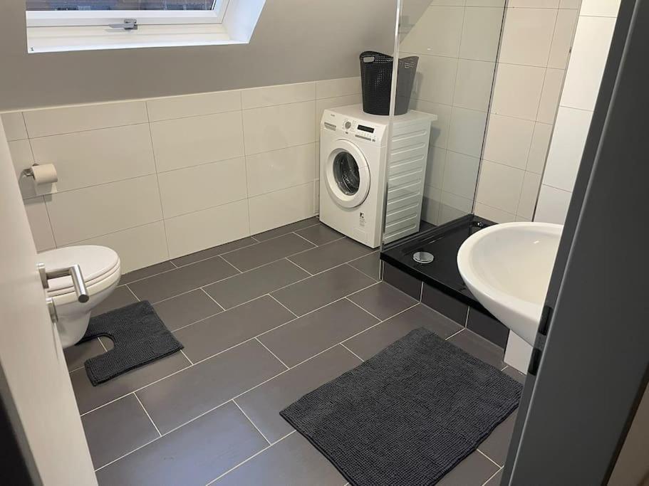 Moderne Ferienwohnung In Gelsenkirchen-Schalke Fuer 1 Bis 7 Personen Mit Terrasse, Ideal Fuer Gruppen & Stadionbesuche Zewnętrze zdjęcie
