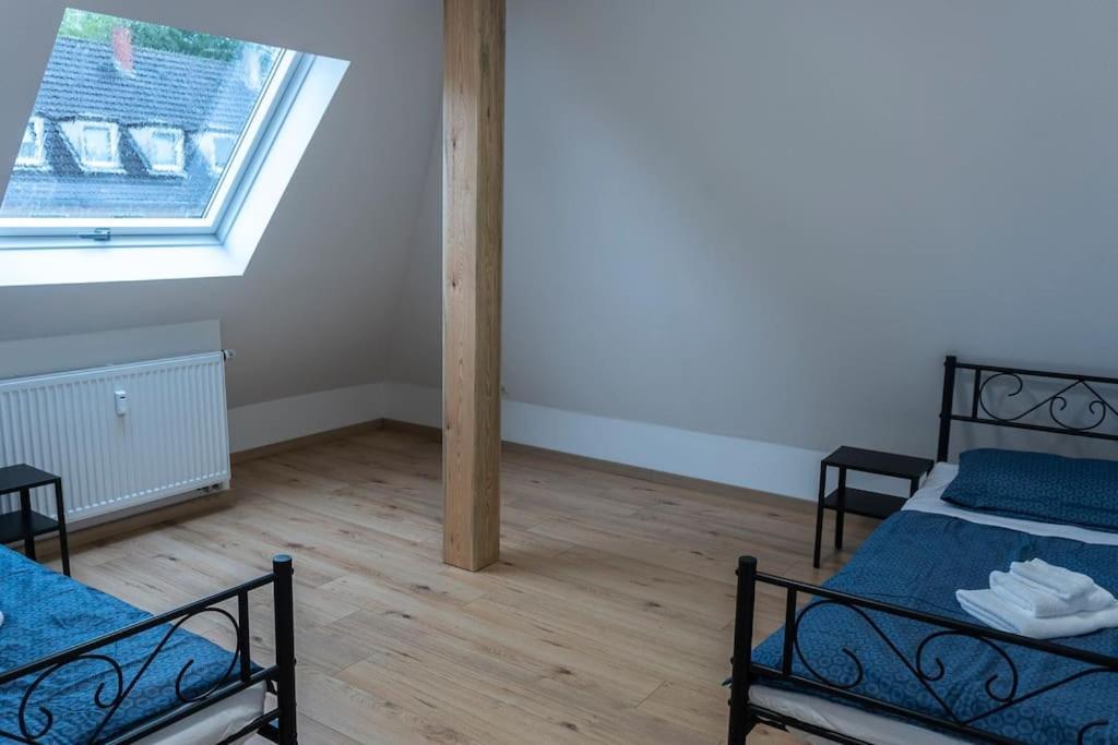 Moderne Ferienwohnung In Gelsenkirchen-Schalke Fuer 1 Bis 7 Personen Mit Terrasse, Ideal Fuer Gruppen & Stadionbesuche Zewnętrze zdjęcie