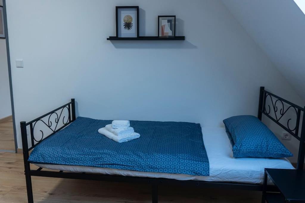 Moderne Ferienwohnung In Gelsenkirchen-Schalke Fuer 1 Bis 7 Personen Mit Terrasse, Ideal Fuer Gruppen & Stadionbesuche Zewnętrze zdjęcie