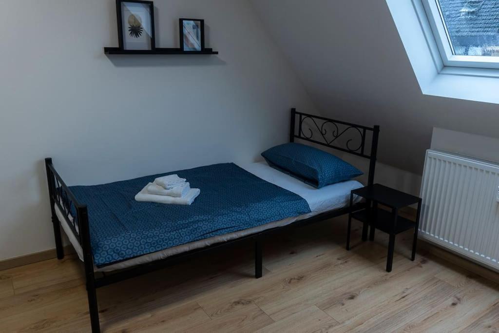Moderne Ferienwohnung In Gelsenkirchen-Schalke Fuer 1 Bis 7 Personen Mit Terrasse, Ideal Fuer Gruppen & Stadionbesuche Zewnętrze zdjęcie