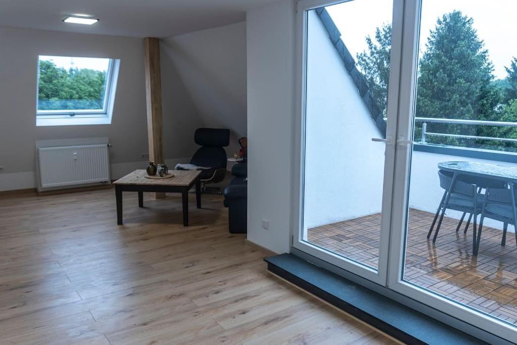 Moderne Ferienwohnung In Gelsenkirchen-Schalke Fuer 1 Bis 7 Personen Mit Terrasse, Ideal Fuer Gruppen & Stadionbesuche Zewnętrze zdjęcie