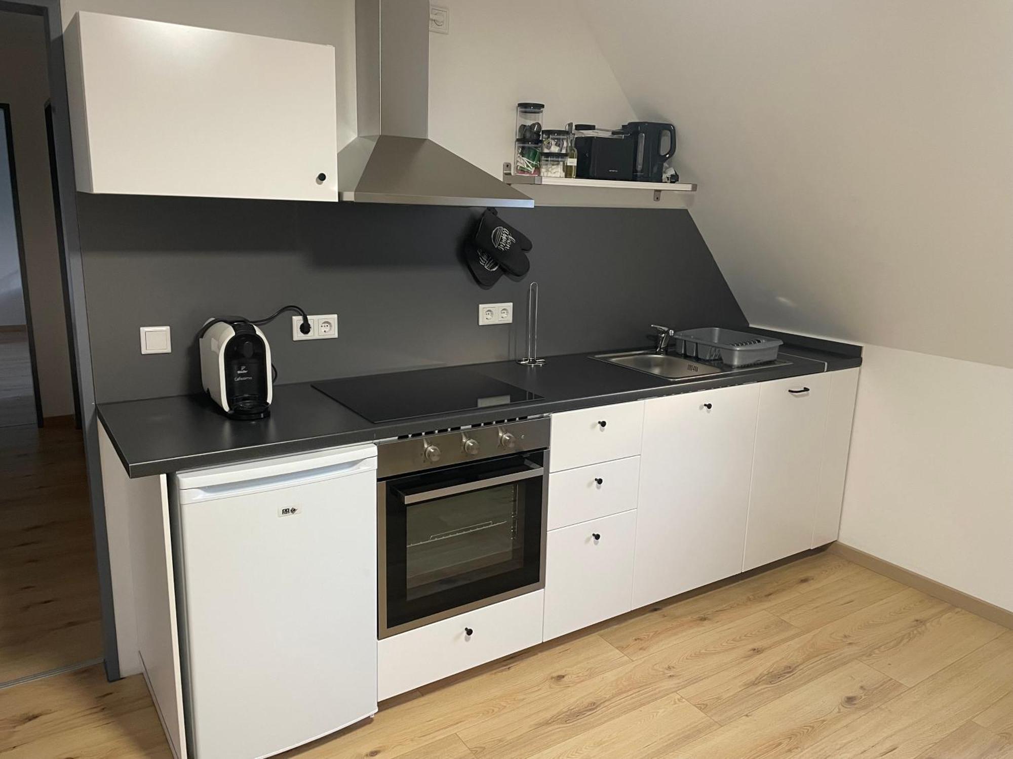 Moderne Ferienwohnung In Gelsenkirchen-Schalke Fuer 1 Bis 7 Personen Mit Terrasse, Ideal Fuer Gruppen & Stadionbesuche Zewnętrze zdjęcie