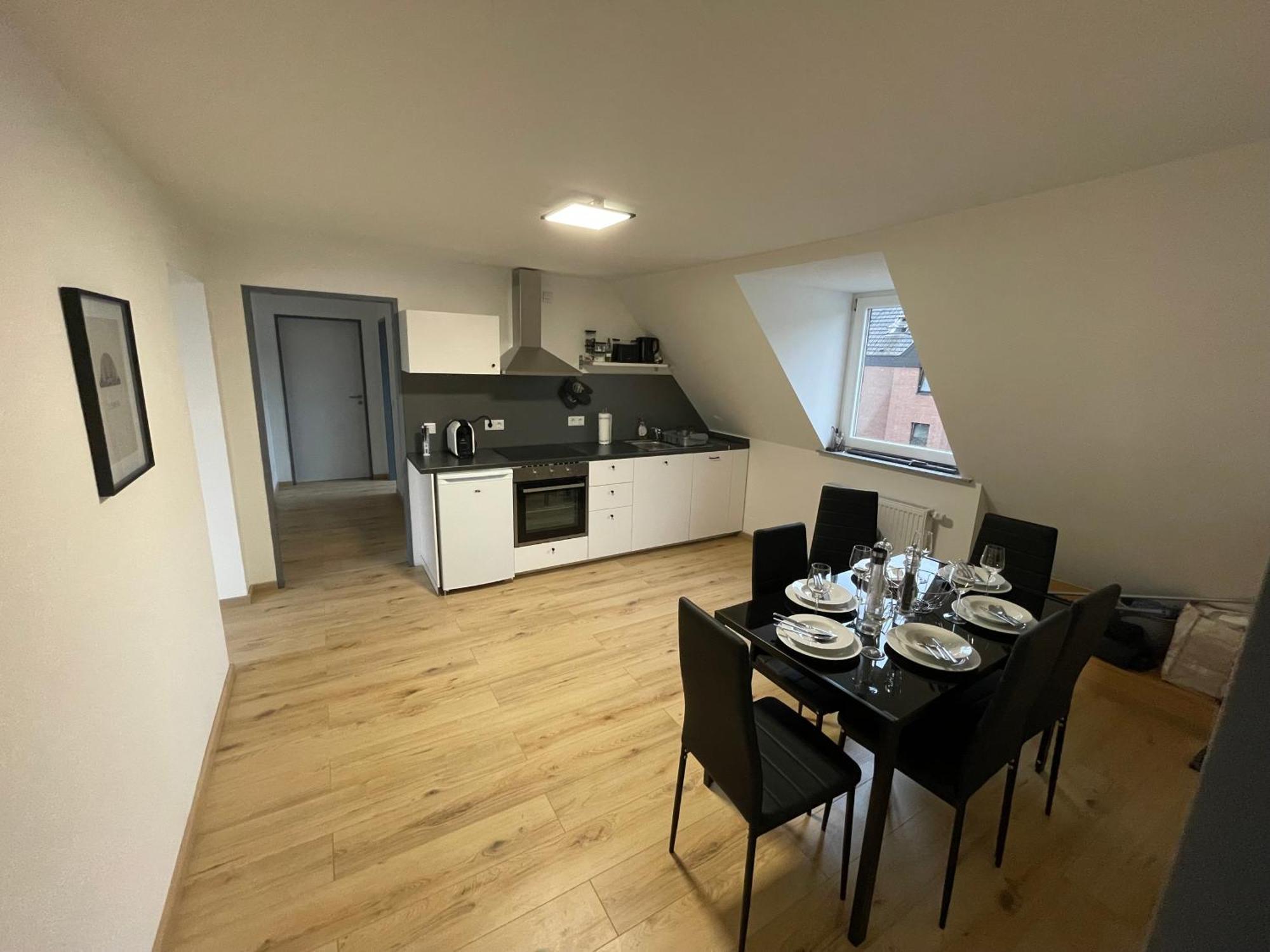 Moderne Ferienwohnung In Gelsenkirchen-Schalke Fuer 1 Bis 7 Personen Mit Terrasse, Ideal Fuer Gruppen & Stadionbesuche Zewnętrze zdjęcie